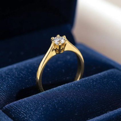 Diamant%20zasnuby%20zlaty%20prsten 0