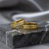 Svadobné obrúčky s vlnovkou s diamantami