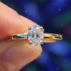 Oval diamant zlaty prsten